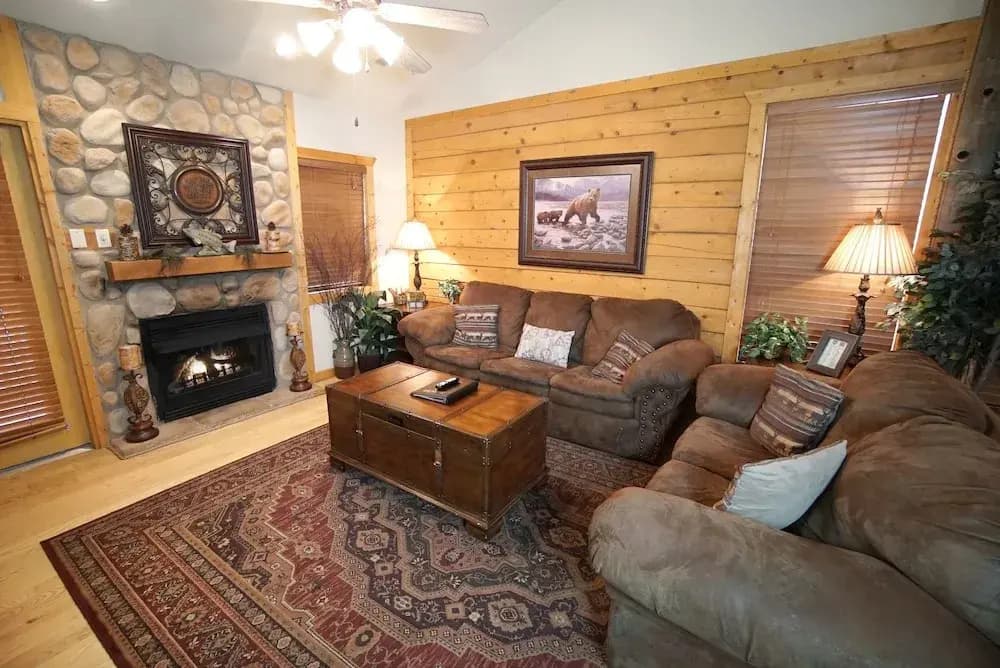 Cabins At Grand Mountain By Thousand Hills Resort