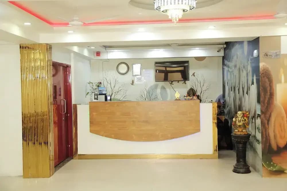 Hotel Shree Sai Dham Near New Delhi Railway Station, Paharganj