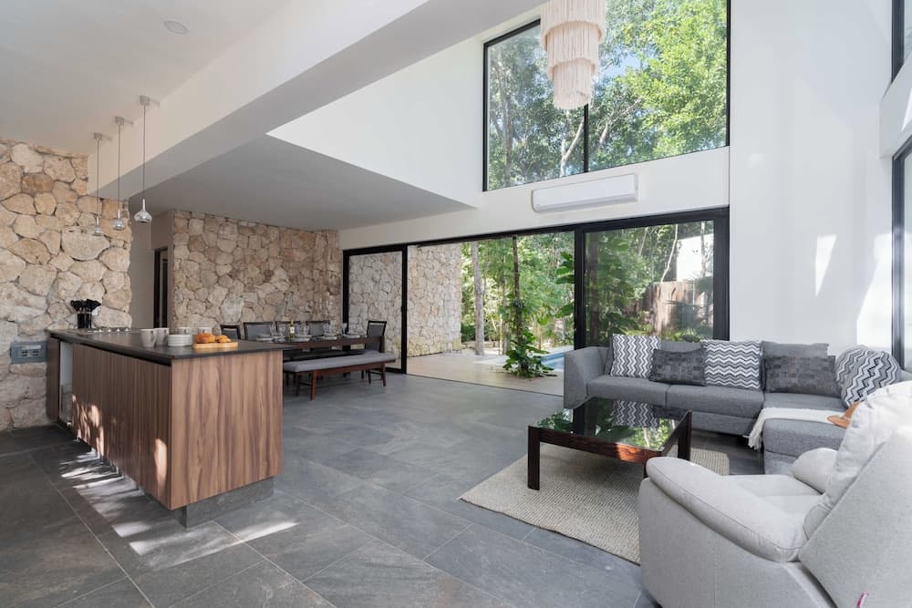 Twelve O’Clock Luxury Villas