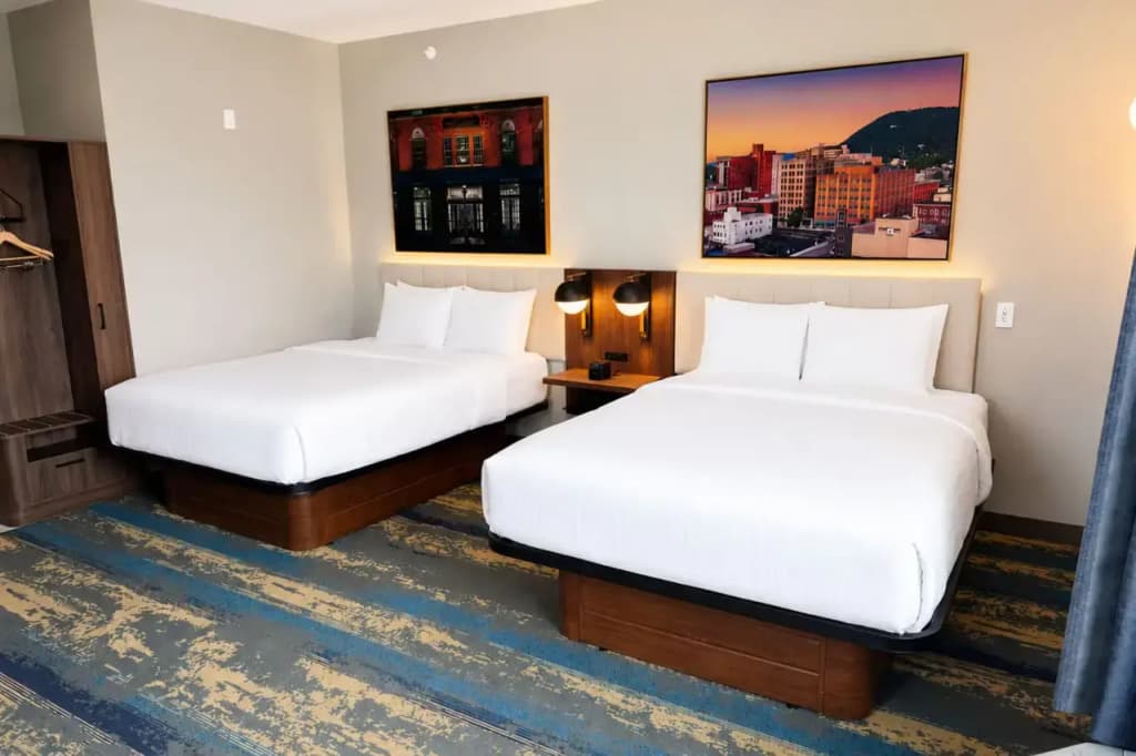 La Quinta Inn & Suites By Wyndham Roanoke Hollins/I-81