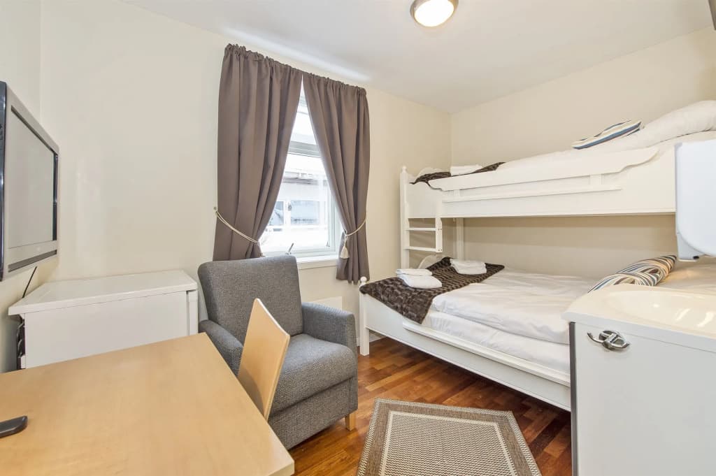 Enter Backpack Hotel