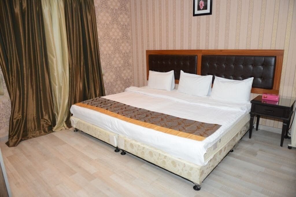 Plaza Athenee Hotel Kuwait