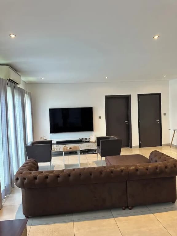 Peravi Suites at the Signature
