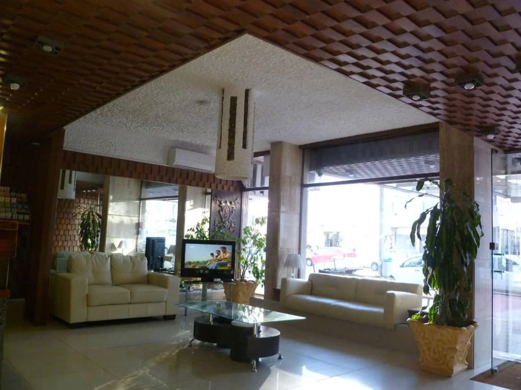 Shelton Hotel