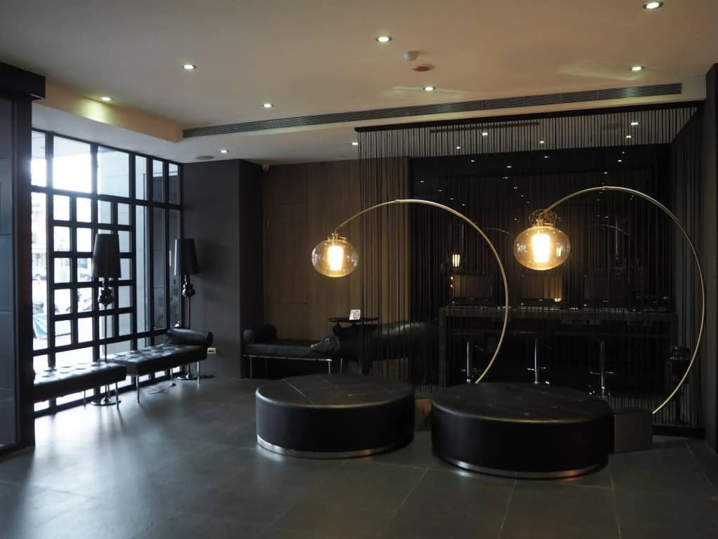The Riverside Hotel International