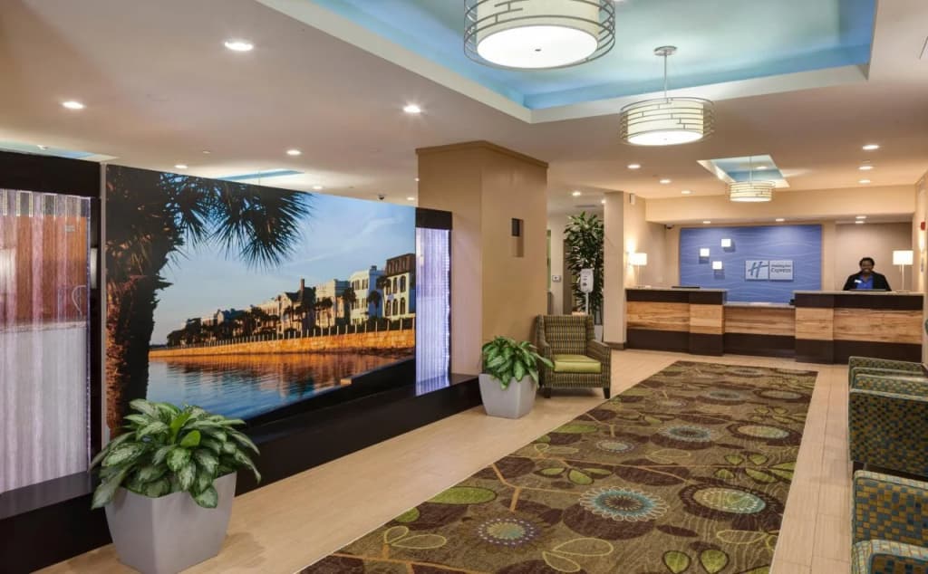 Holiday Inn Express & Suites Charleston Dwtn - Westedge by IHG