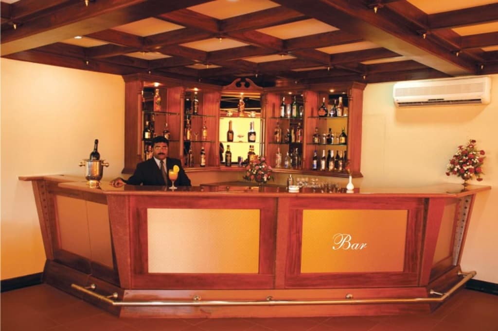 Sterling Lake Palace Alleppey