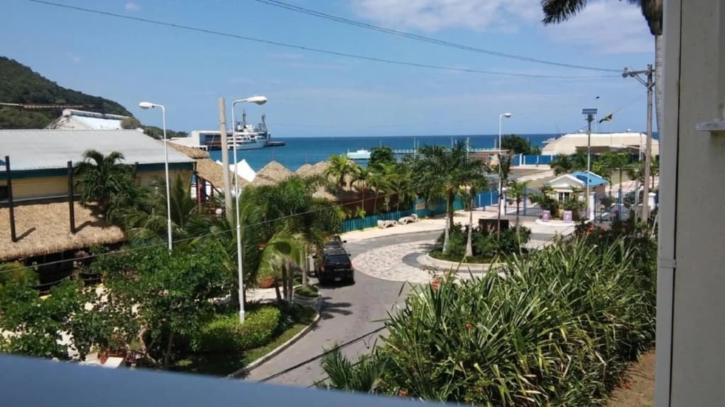Paradise White House Villa-Ocho Rios