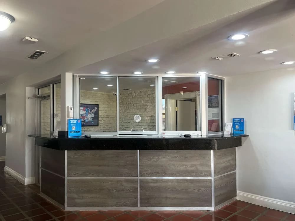 Studio 6 Suites - Dallas, TX - Downtown