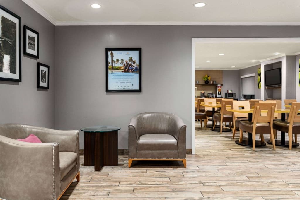 La Quinta Inn & Suites by Wyndham Chicago Tinley Park
