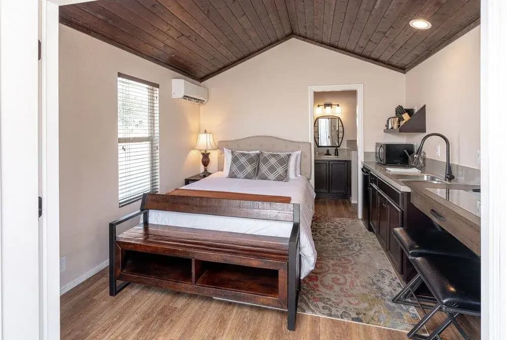 Cava Robles RV Resort