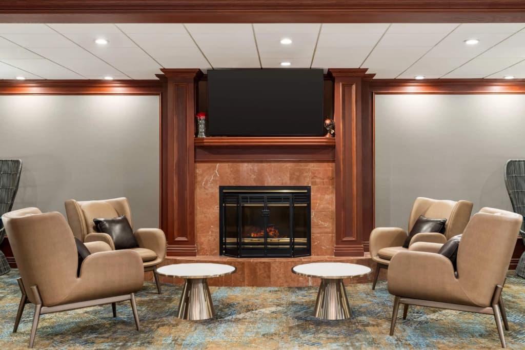 La Quinta Inn & Suites by Wyndham Madison American Center
