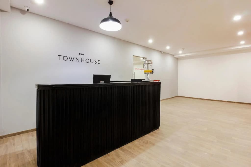 OYO Townhouse RCC Elite 265 Begumpet