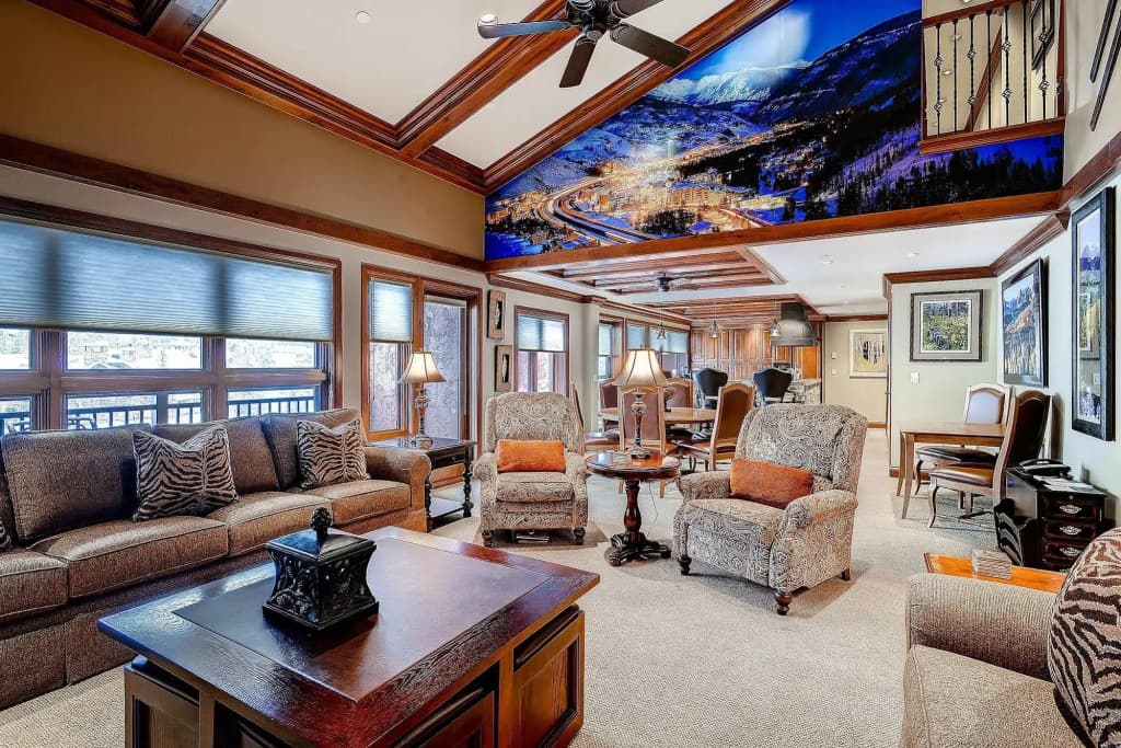 Lion Square Lodge
