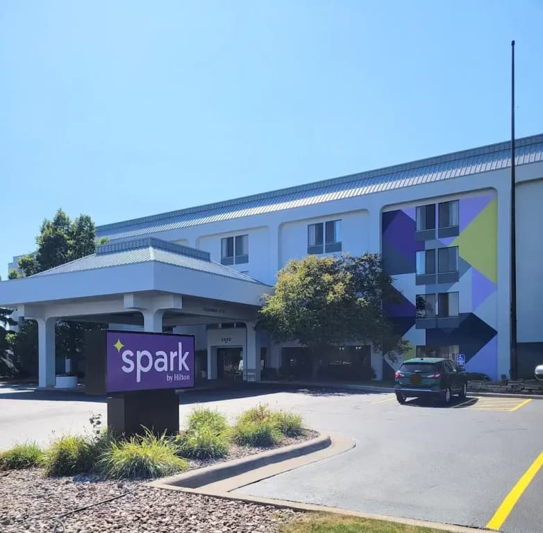 Spark by Hilton Green Bay