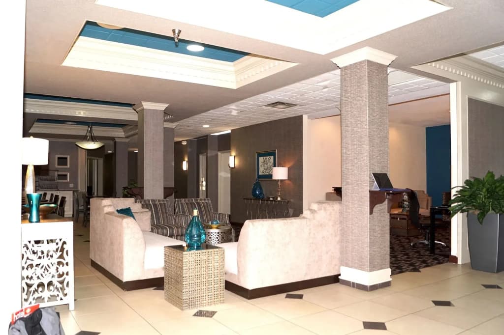 Comfort Inn & Suites