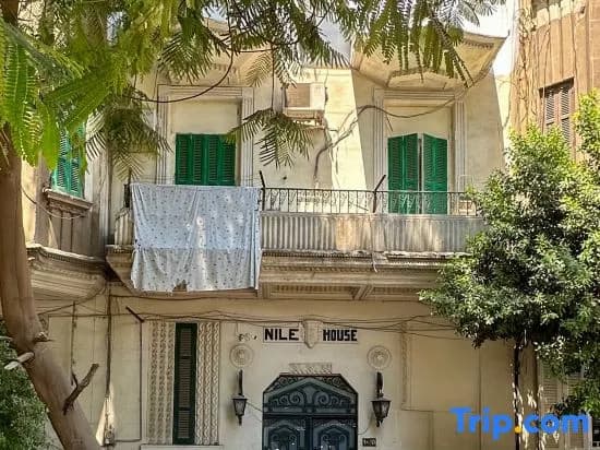 Bright Historic Apt. | Near Marriott & Gezira Club