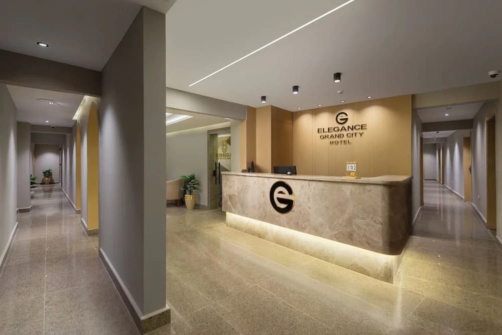 Elegance Grand City Hotel