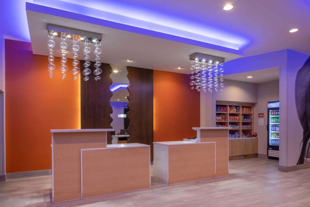 La Quinta Inn & Suites by Wyndham Greensboro Arpt High Point