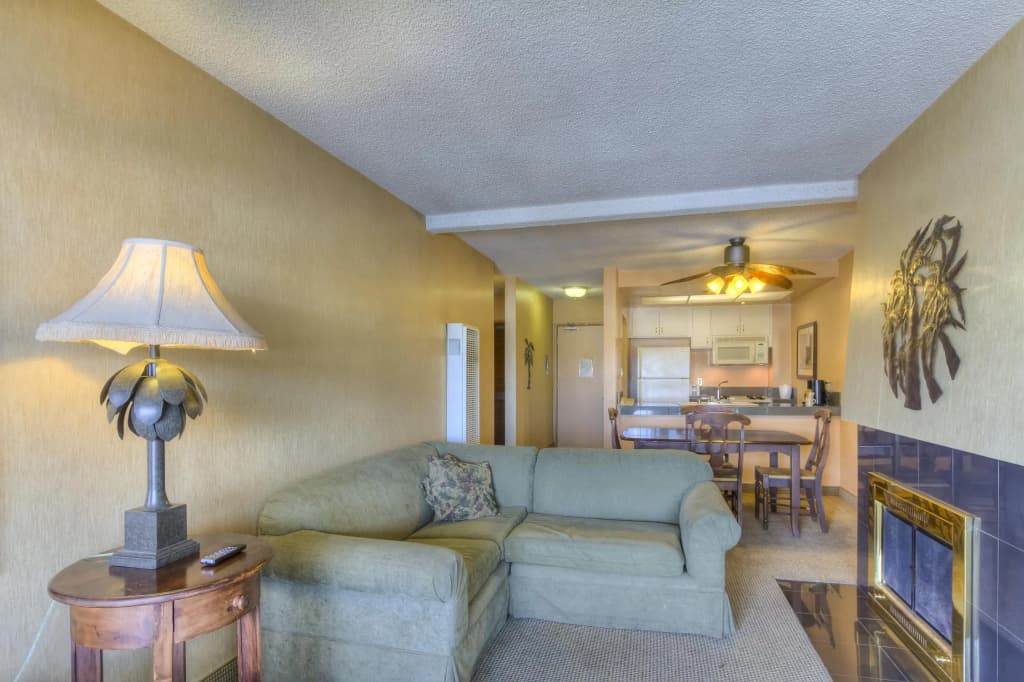 Oceanside Marina Suites
