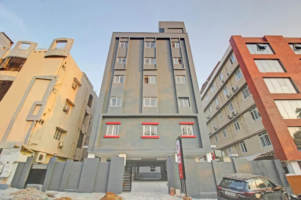 OYO Townhouse 733 Whiteridge Gachibowli