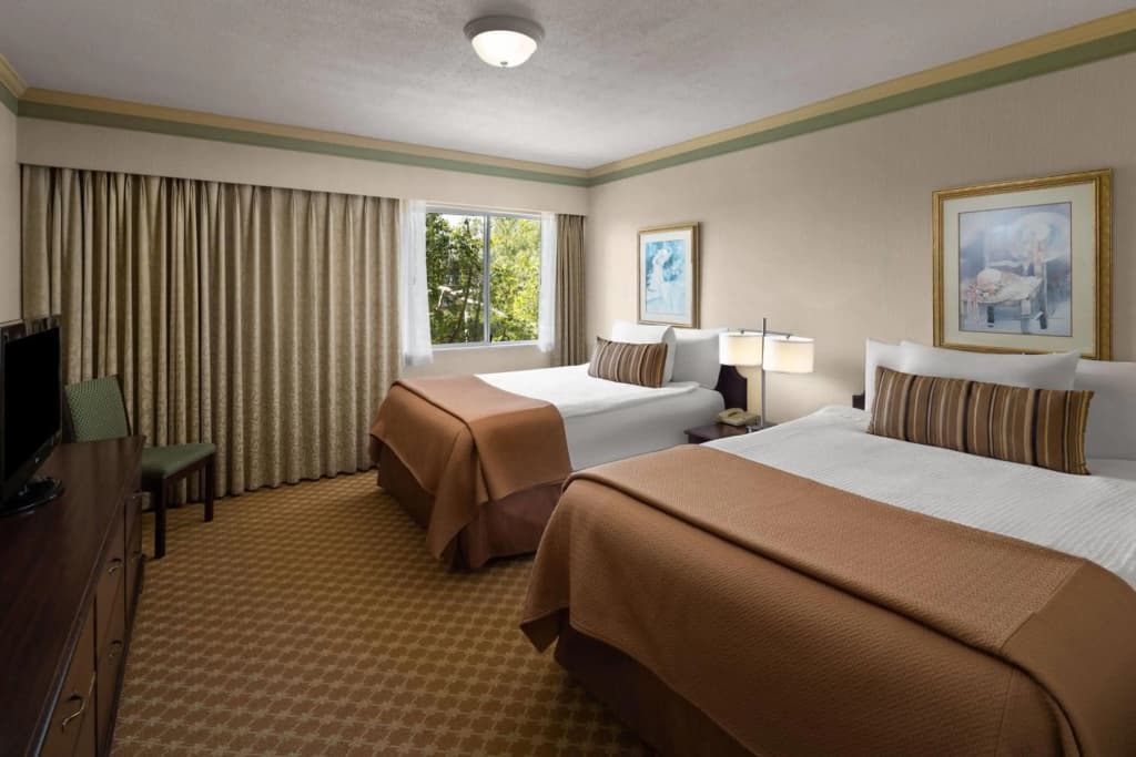 Royal Scot Hotel & Suites, Trademark Collection by Wyndham