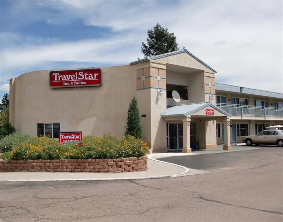 TravelStar Inn & Suites