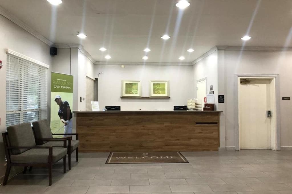 Sonesta Essential IAH Airport JFK Boulevard