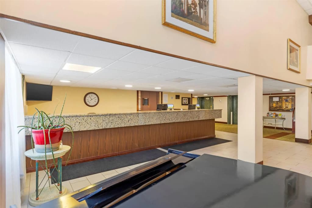 Clarion Hotel & Conference Center Lansing West
