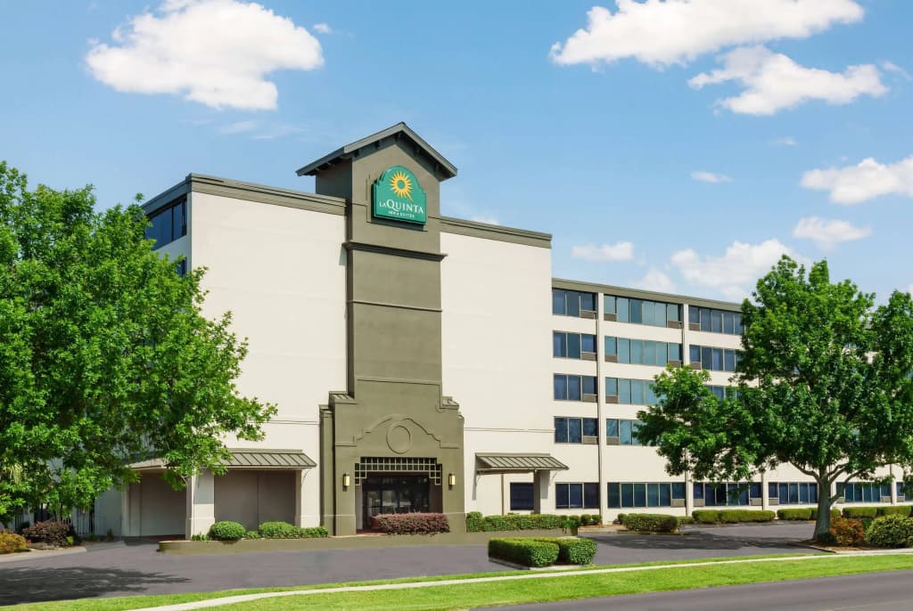 La Quinta Inn & Suites by Wyndham New Orleans Airport