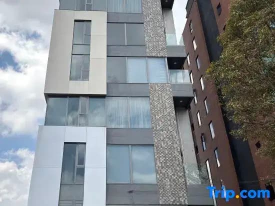 Modern Studio close by La Carolina Metro station