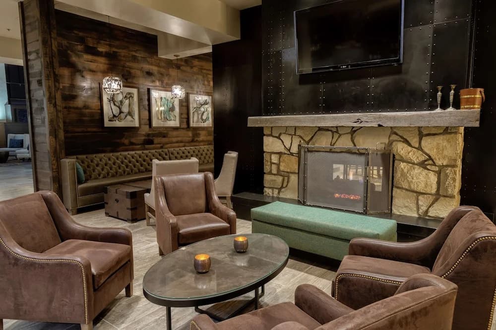 Embassy Suites Tulsa I-44