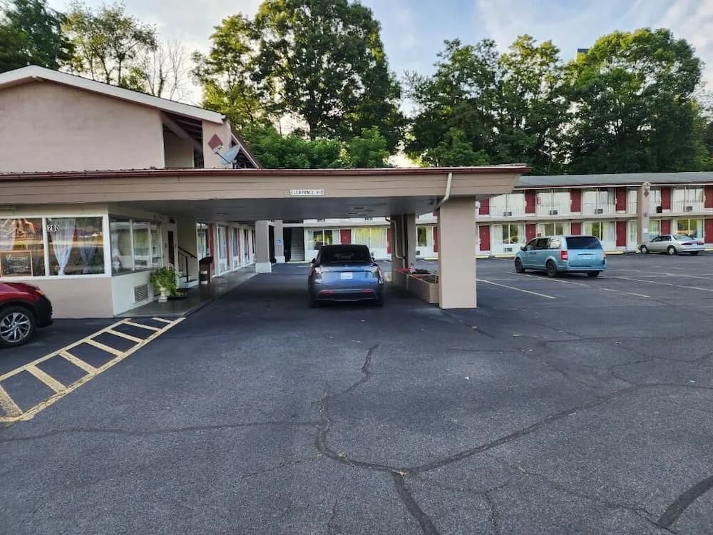The Edyn Motel