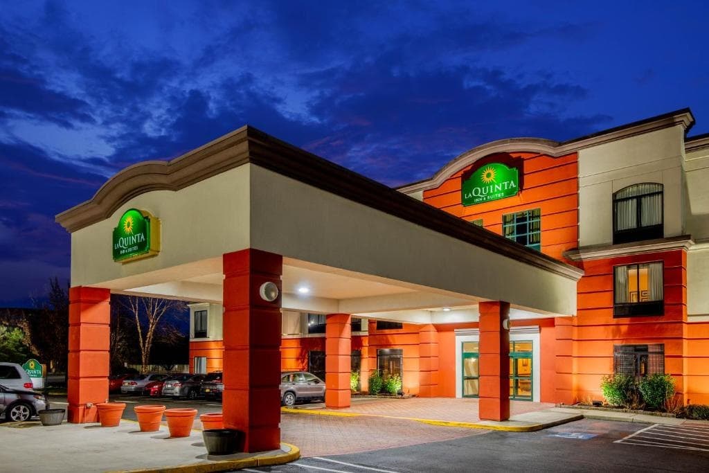 La Quinta Inn & Suites by Wyndham Mt. Laurel - Philadelphia