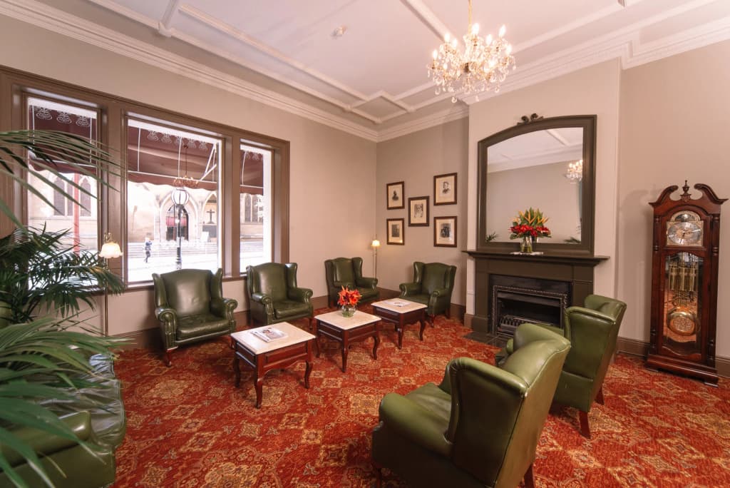 Hadley's Orient Hotel