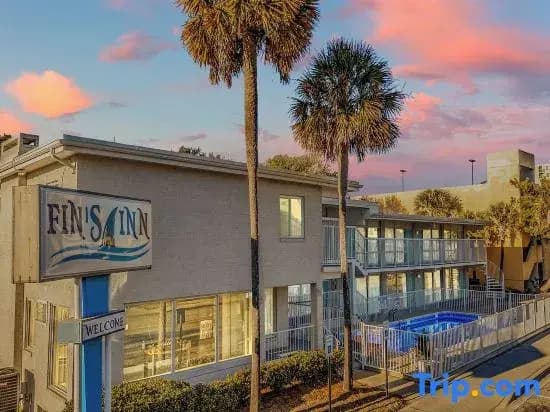 Fin's Inn & Suites