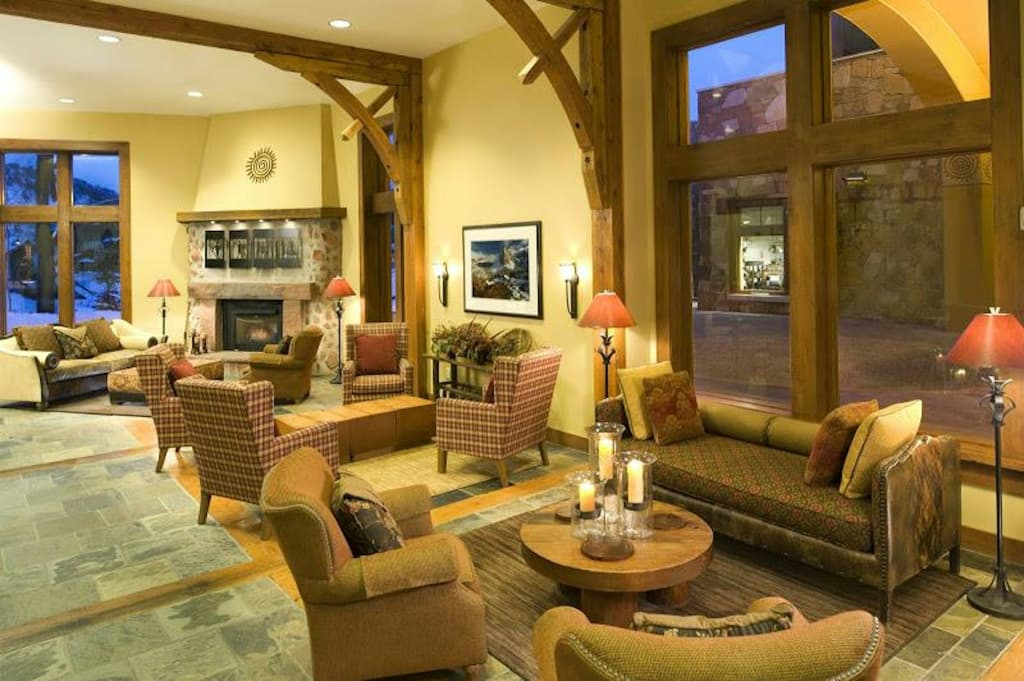 Sundial Lodge