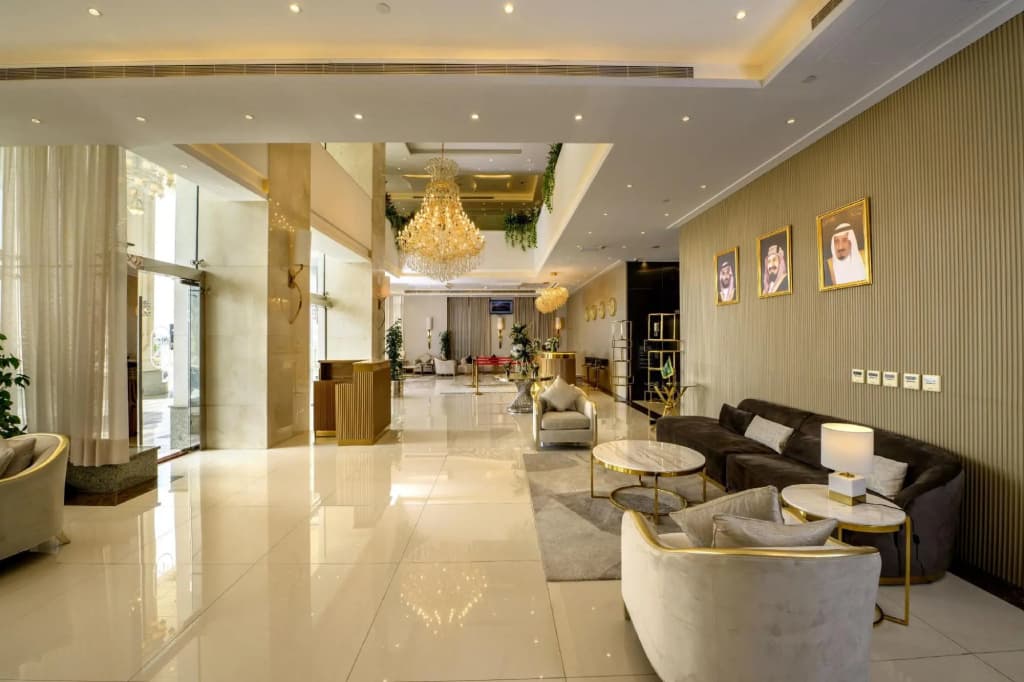 Paradise Nice Naseem