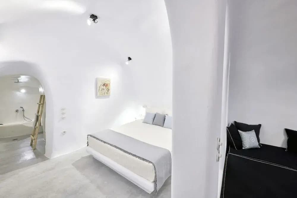 Cave Suite Oia