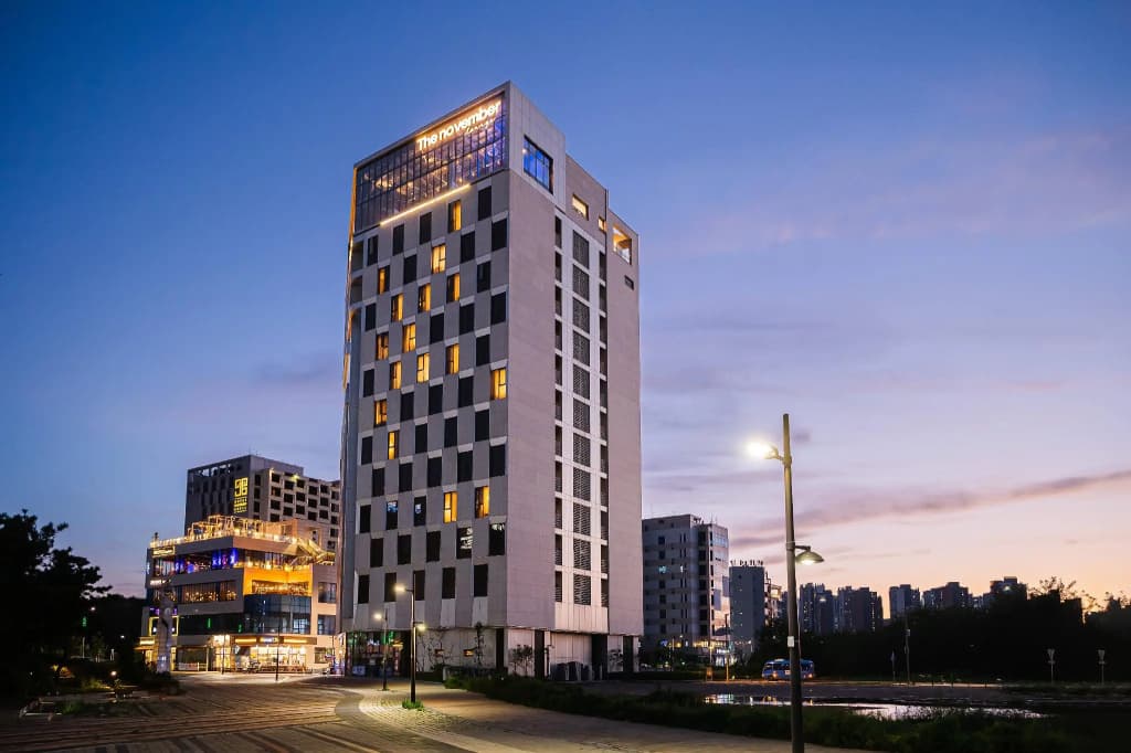 International Ocean Park Nine Hotel