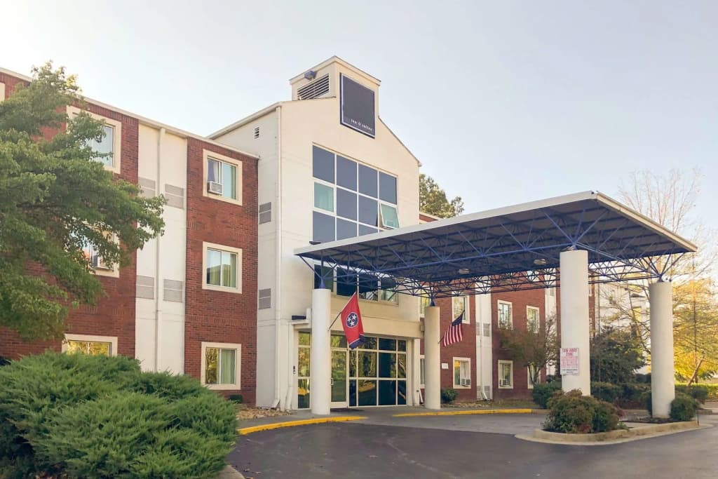 Sleep Inn & Suites Pigeon Forge - Downtown 2.5 stars out of 5