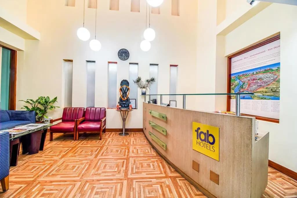 Divine Inn Hotel