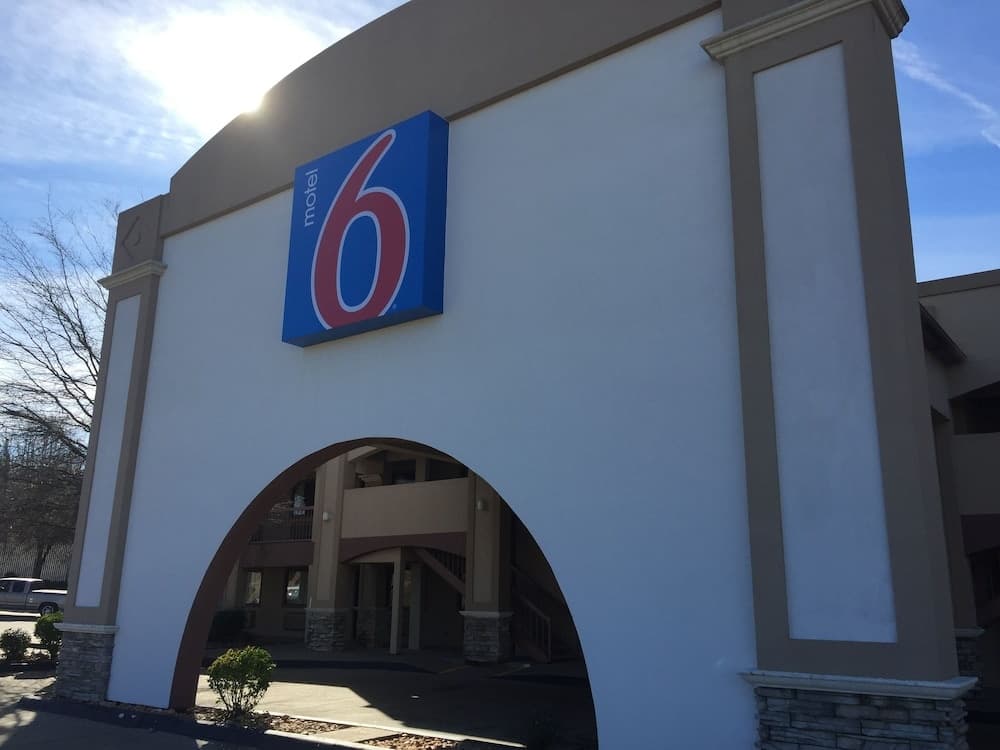 Motel 6 Little Rock AR