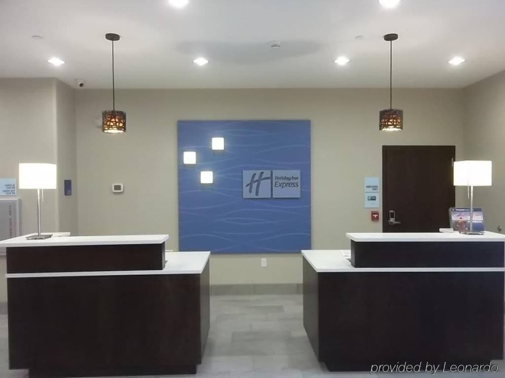 Holiday Inn Express & Suites Columbus - Easton Area by IHG