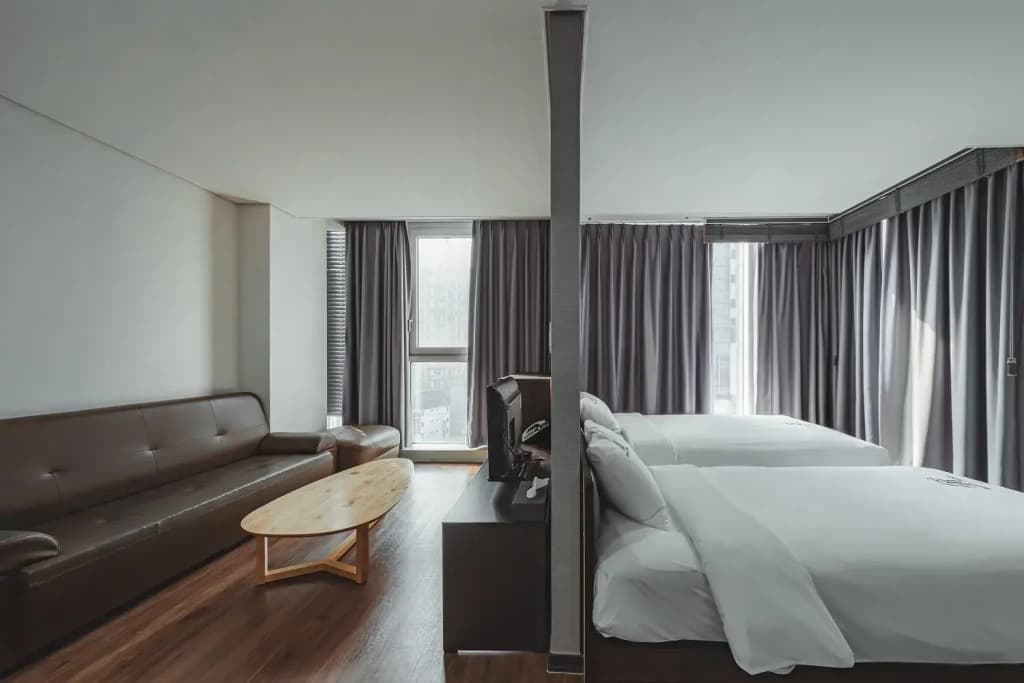 Brown Suites Hotel Sinchon Central