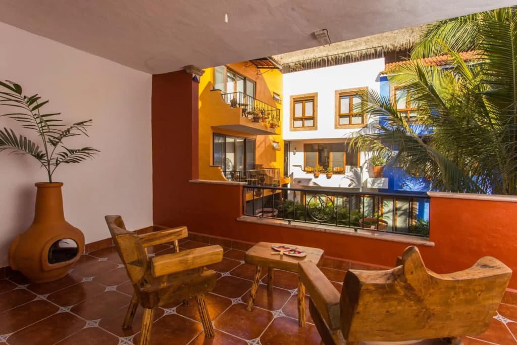Casa Lotería -Pueblito Sayulita- Colorful, Family and Relax Experience with Private Parking and Pool