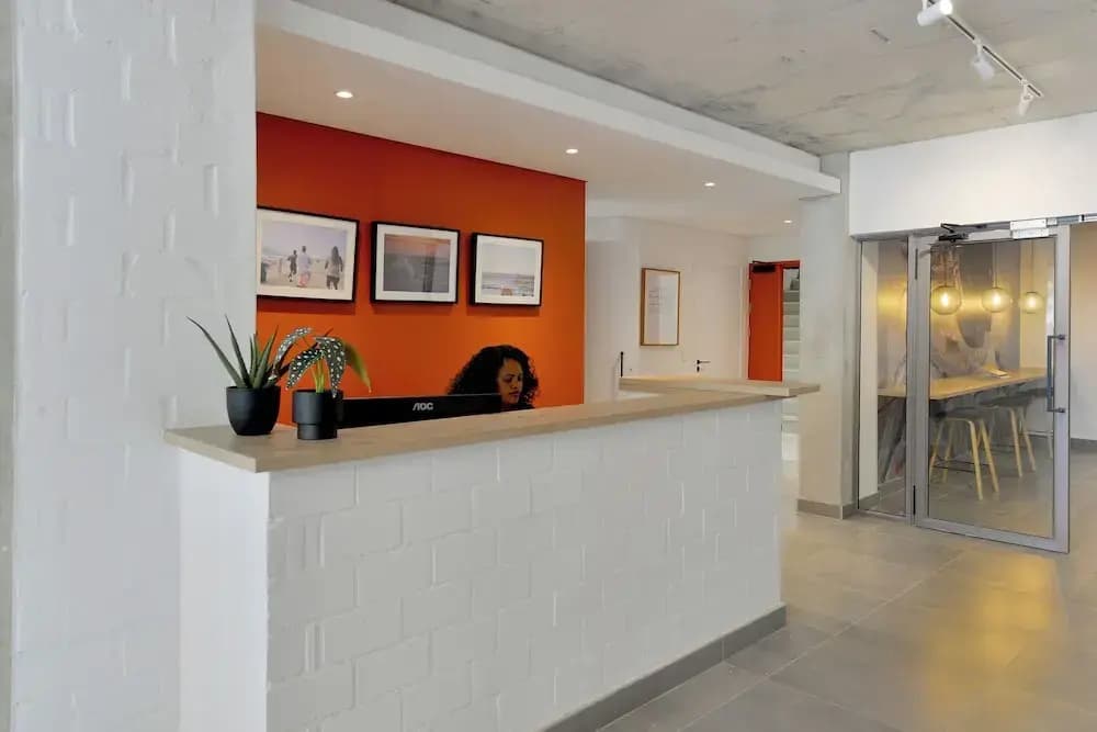 Six On N Fluent Serviced Apart-hotel