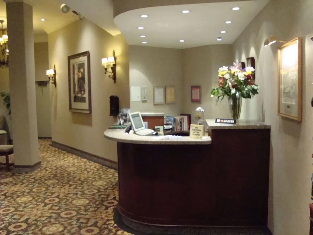 Kingston Hotel