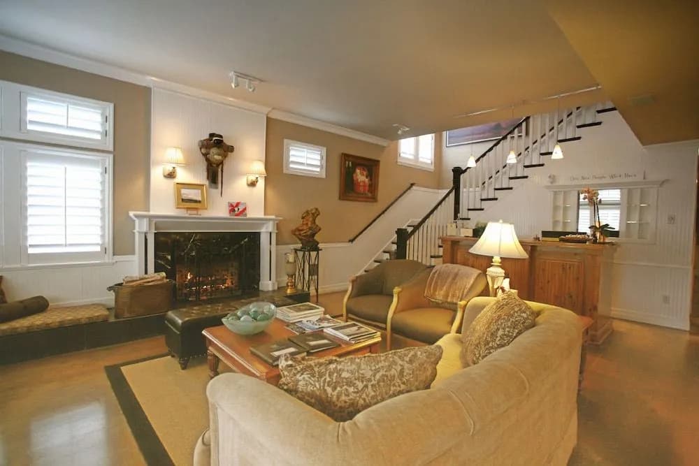 Cannon Beach Hotel