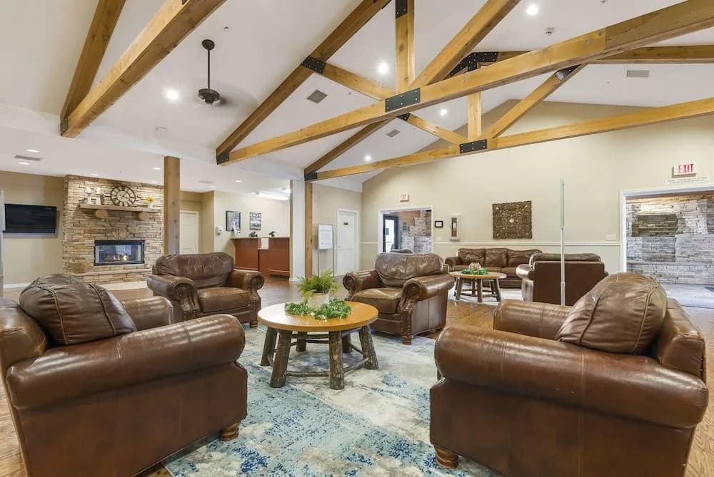 Holiday Hills Getaway - Branson - Golf Resort - Outdoor Pools